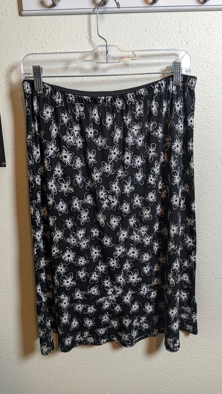 Christopher and Banks Skirt Size Large